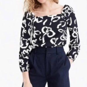 J. Crew 365 women top size 0, navy with white patterns